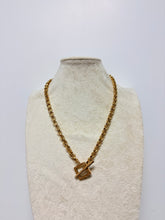 YOCHI CHAIN NECKLACE WITH TWO TOGLE AND SQUARE