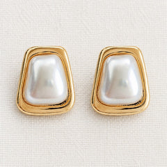 ELLEMADERA GEOMETRIC SQUARE FAUX PEARL STUD EARRIN