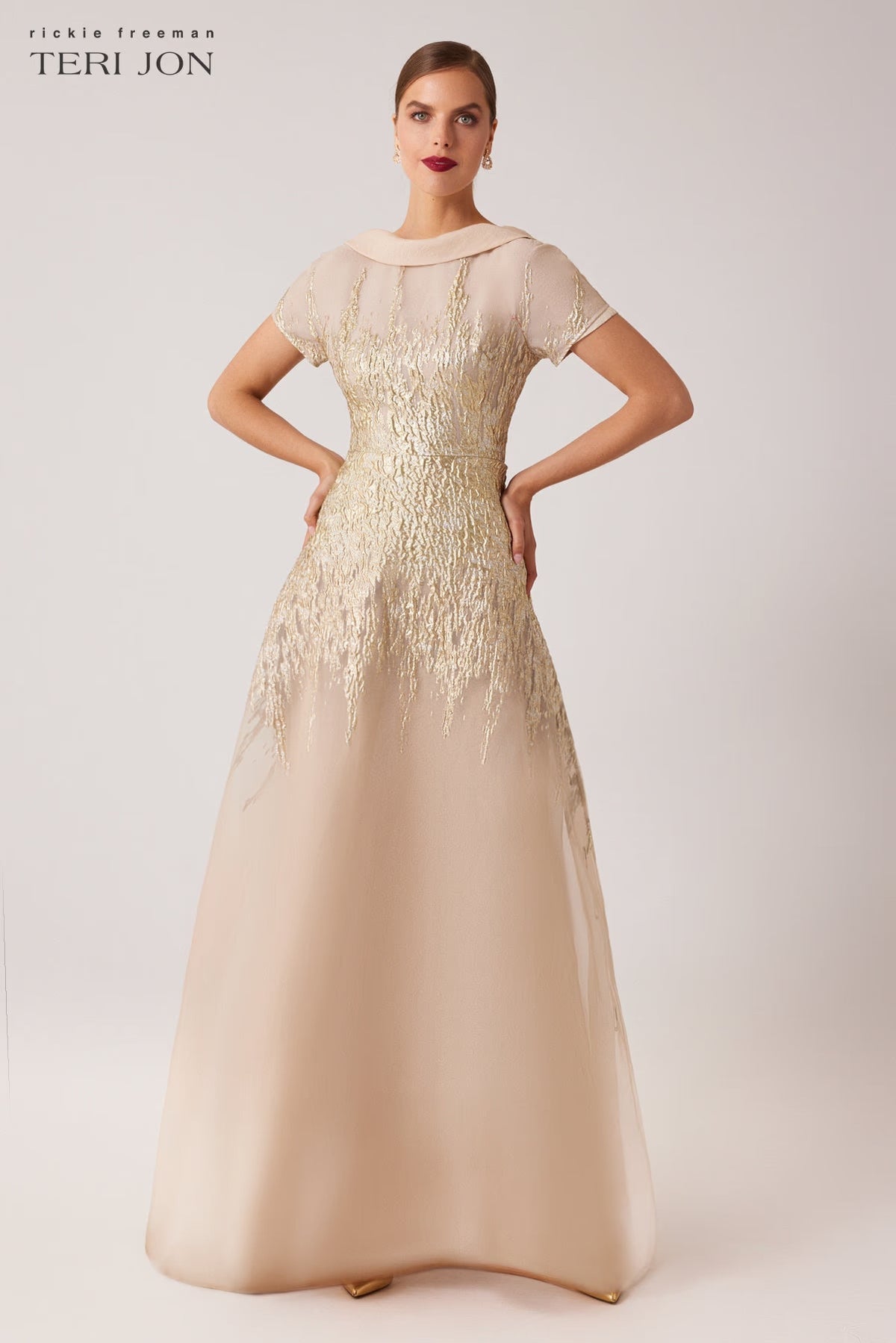 TERI JON ROLL NECK CAP SLEEVE METALLIC GOWN