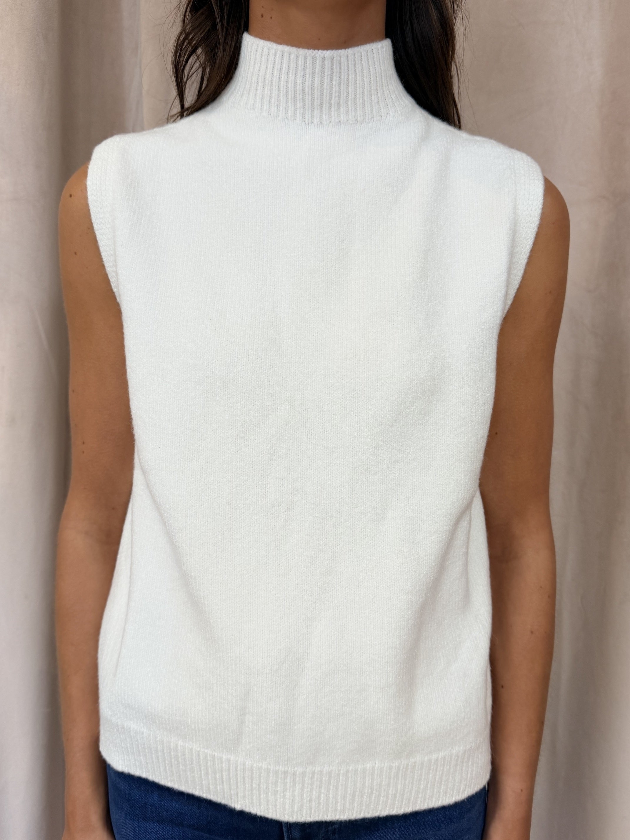 MILIO MILANO ITALIAN KNIT SLEEVELESS TOP
