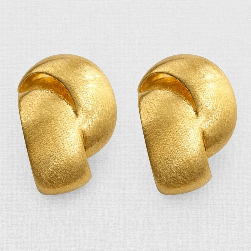 ELLEMADERA BRUSHED METAL GEOMETRIC HOOP AND STUD E