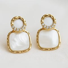 ELLEMADERA GEOMETRIC SQUARE SHELL STUD EARRINGS