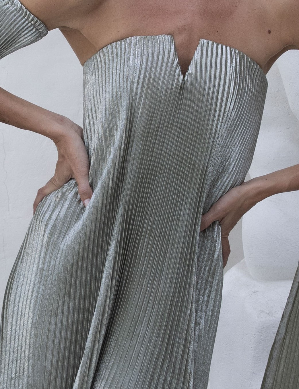 L'IDEE BLACK TIE PLEATED GOWN