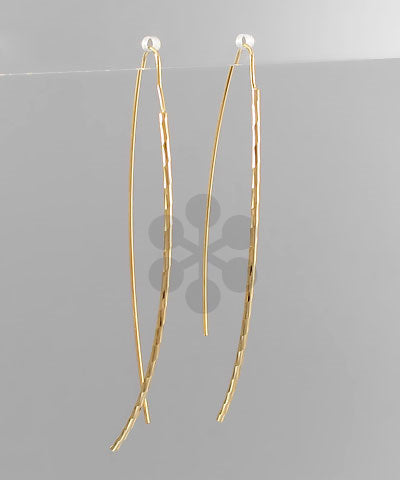 GS CURVED BAR NEEDLE EARRING