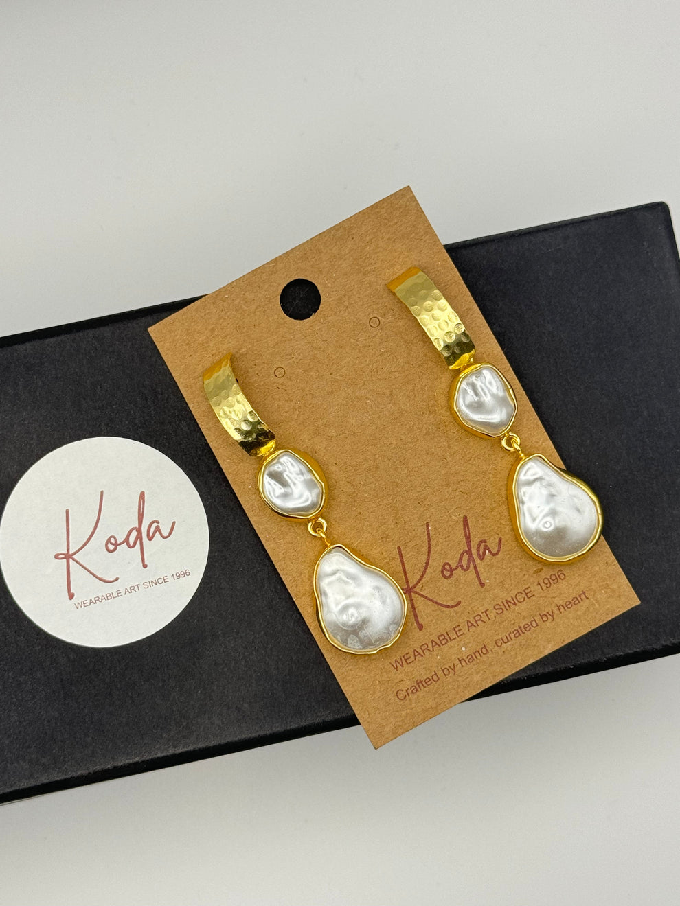 KODA ELIRA PEARL EARRING