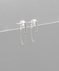 GS BAR & CHAIN HUGGIE EARRING