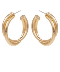 GS TEXTURED CROSSOVER METAL HOOP EARRING