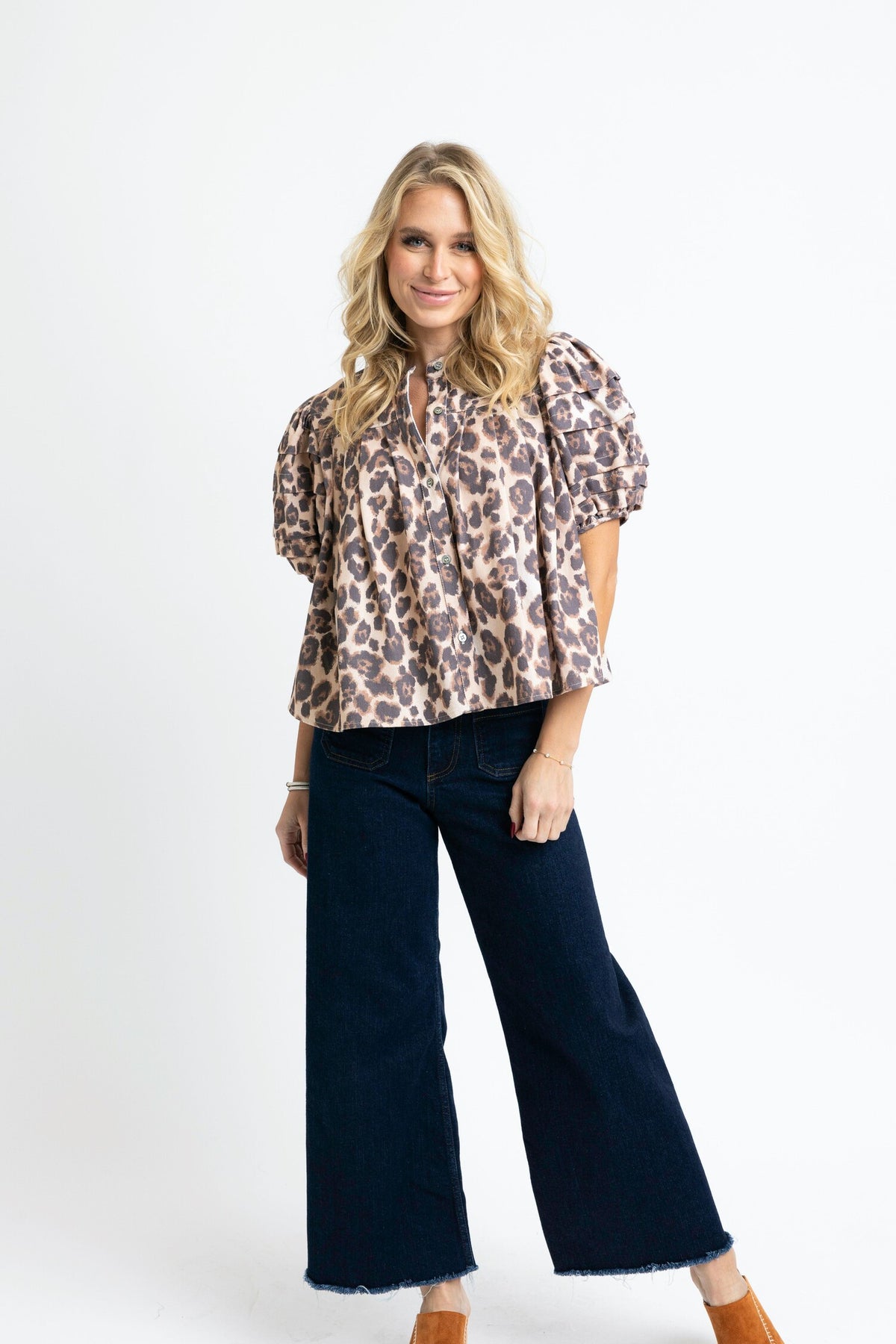 KARLIE LEOPARD DENIM PLEAT SLEEVE TOP