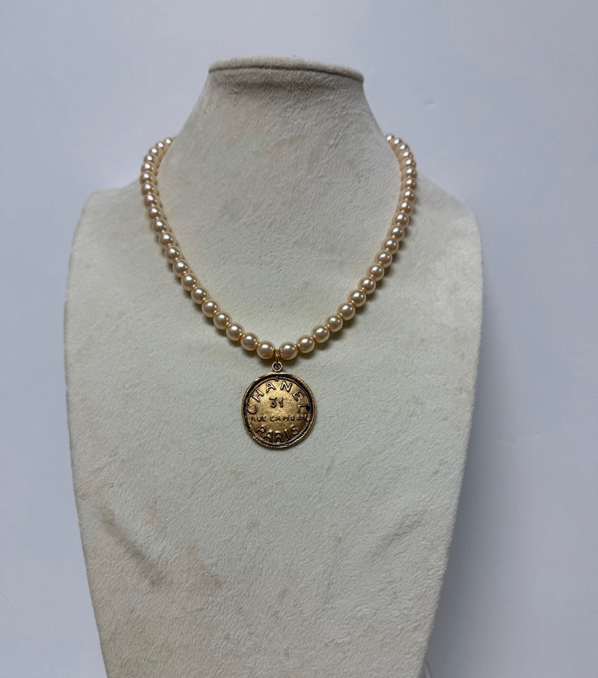 YOCHI PEARL W/ CHANEL COIN NECKLACE