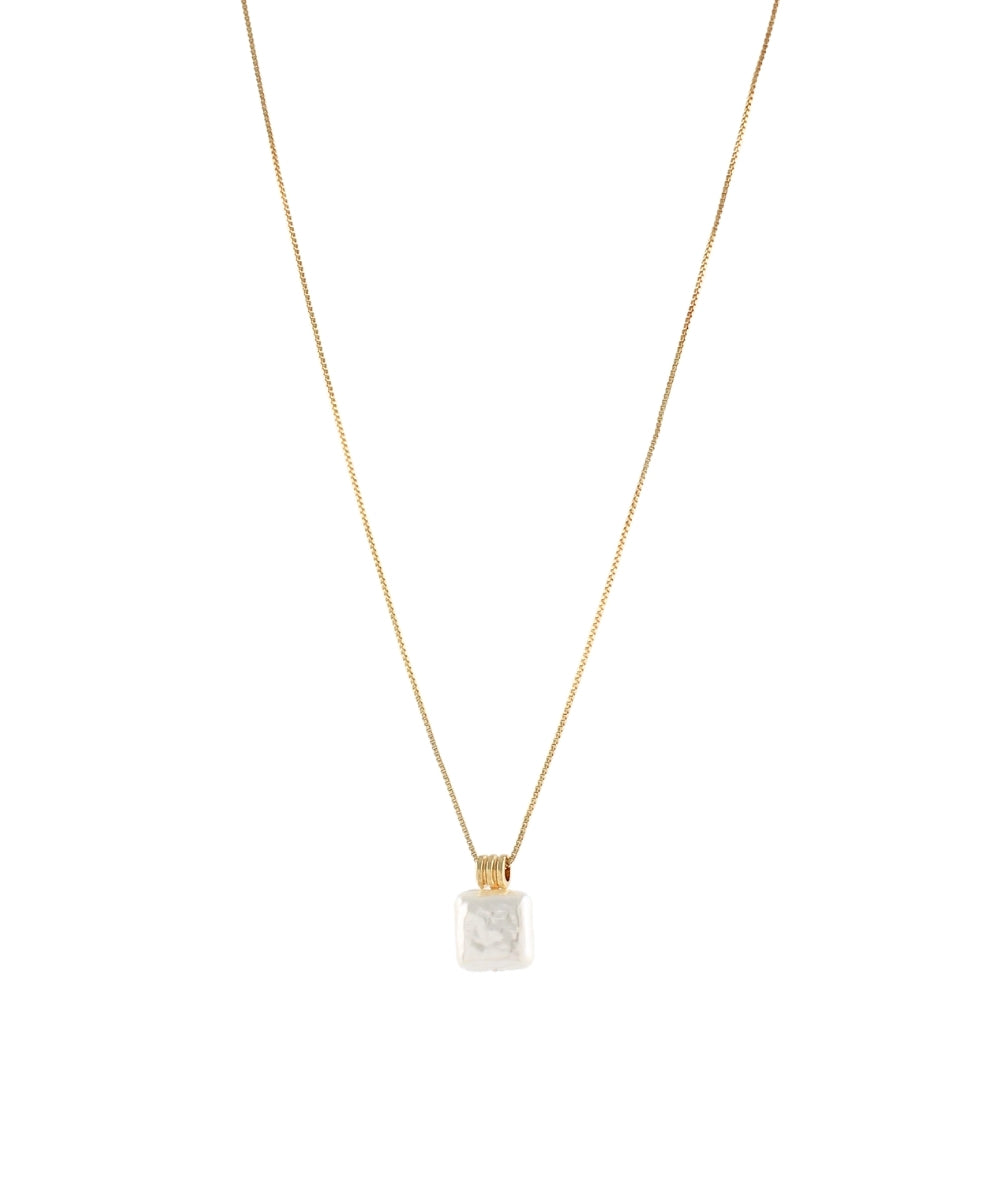 GS SQUARE PEARL NECKLACE