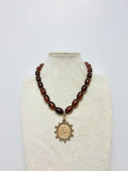 YOCHI OVAL BEAD QUEEN COIN