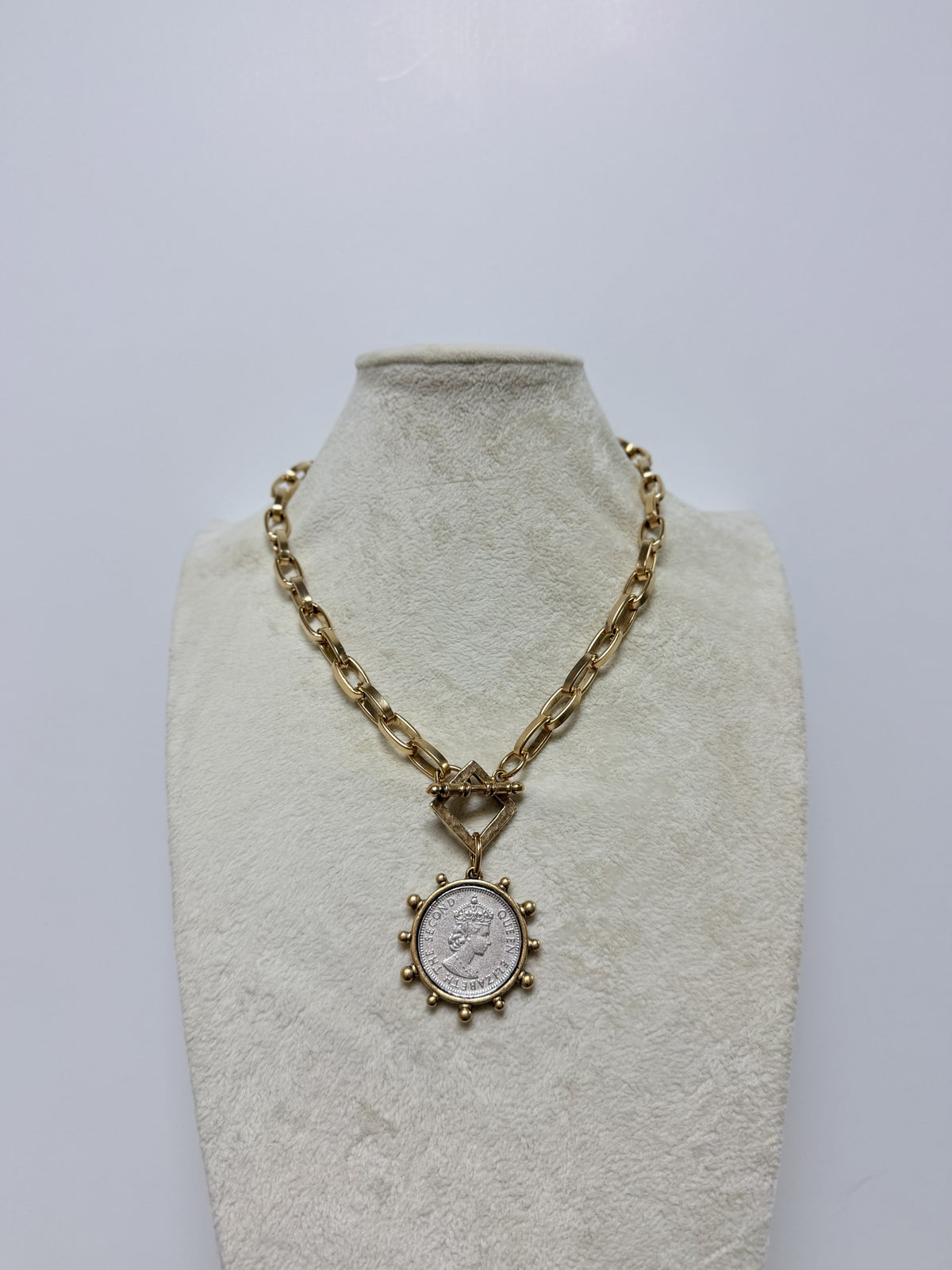 YOCHI TWO TONE SQUARE W TOGGLE STUDDED COIN