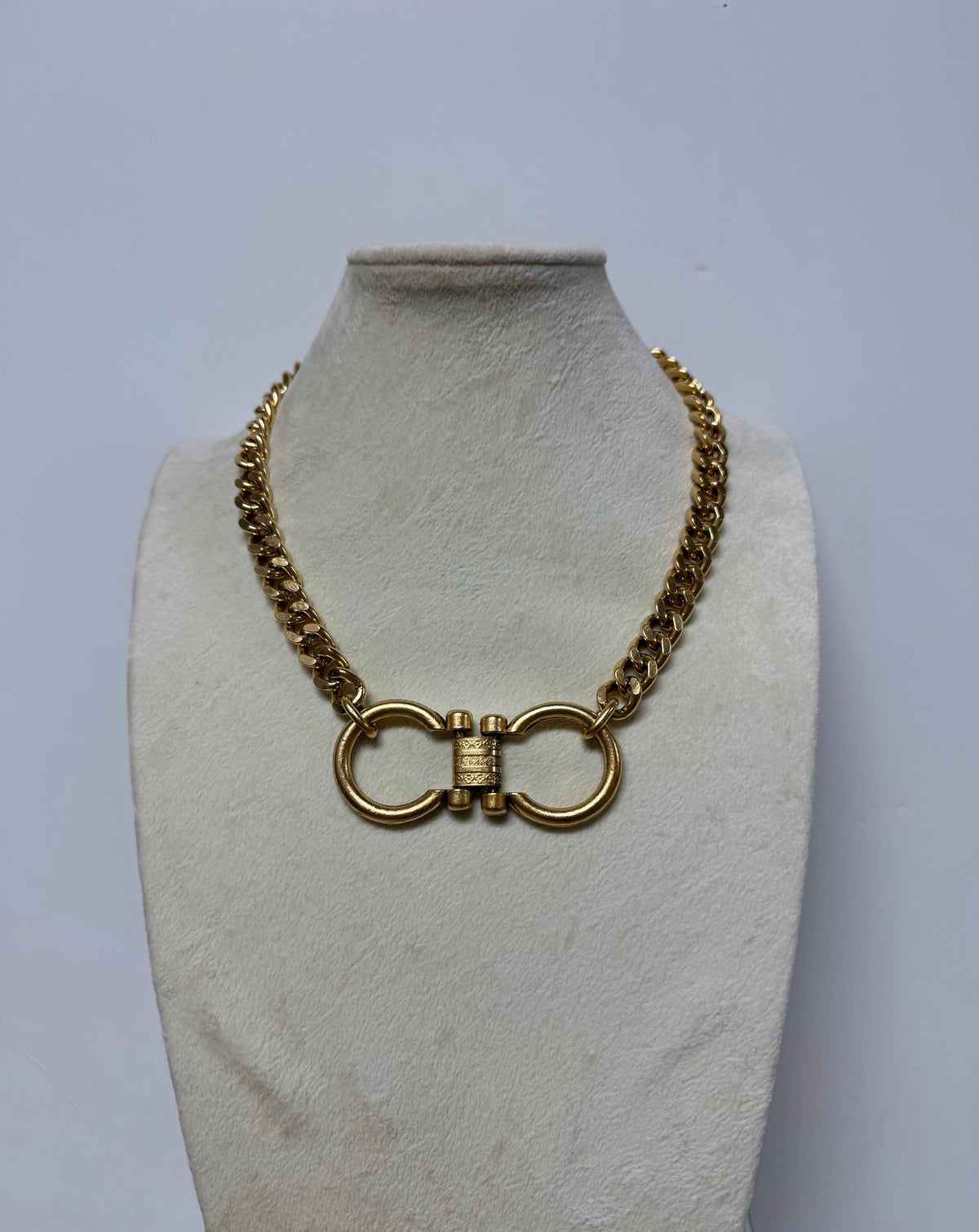 YOCHI DOUBLE HORSEBIT NECKLACE