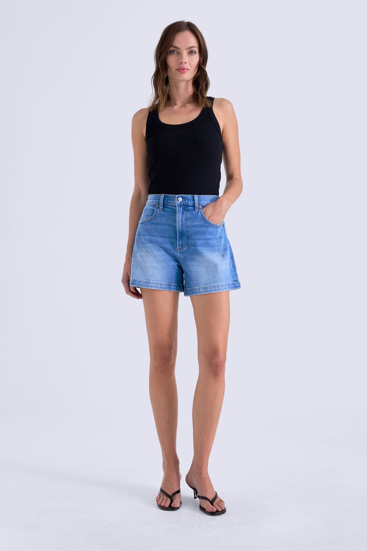 PISTOLA AOKI HIGHRISE A-LINE SHORT W DART DETAILS