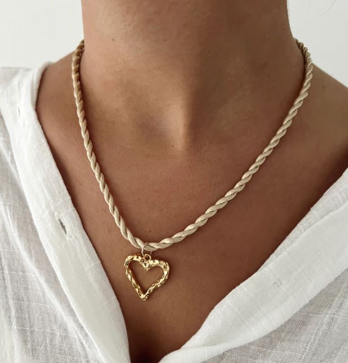 ALV JEWELS ELEANOR ON CORD NECKLACE