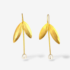KODA VINE PEARL DROP EARRING